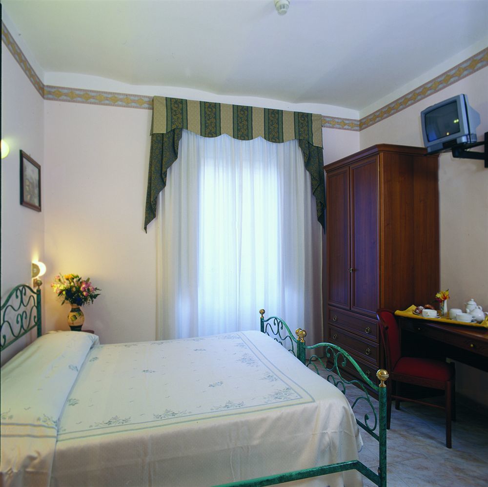 רומא Hotel Oriente מראה חיצוני תמונה
